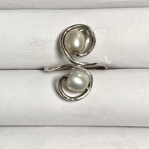 Ring in Sterling silver 925 fresh water pearl.  Handmade